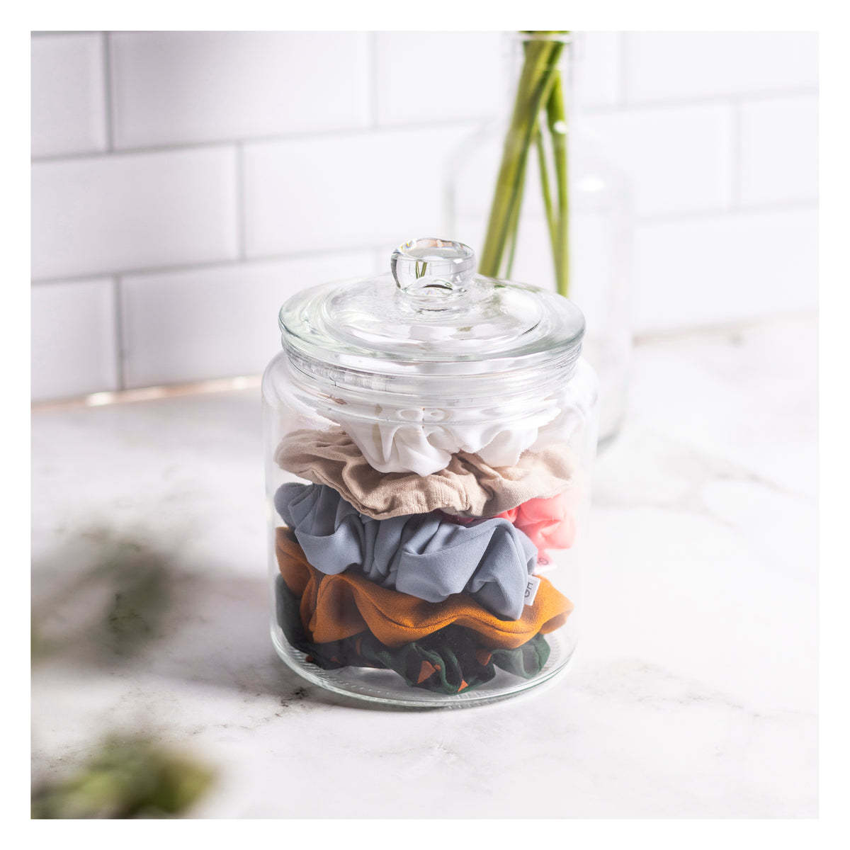 REGENT ROUND GLASS JAR WITH GLASS LID, 1L