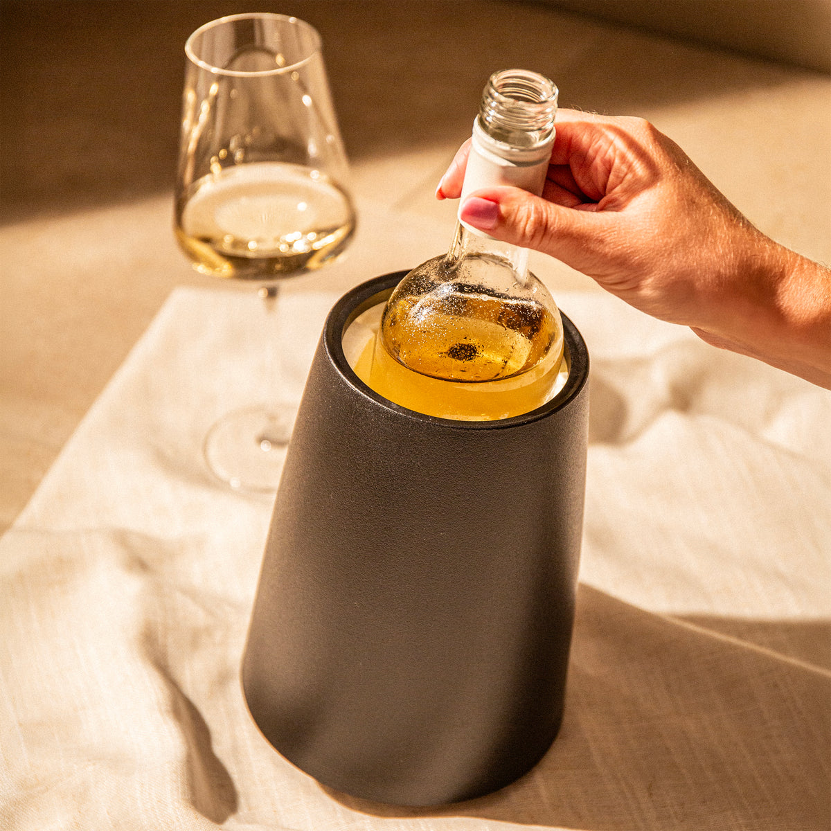VACU VIN ACTIVE WINE BOTTLE COOLER - ELEGANT BLACK