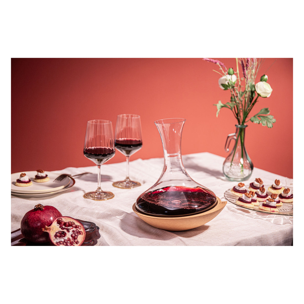 VACU VIN SWIRLING WINE DECANTER