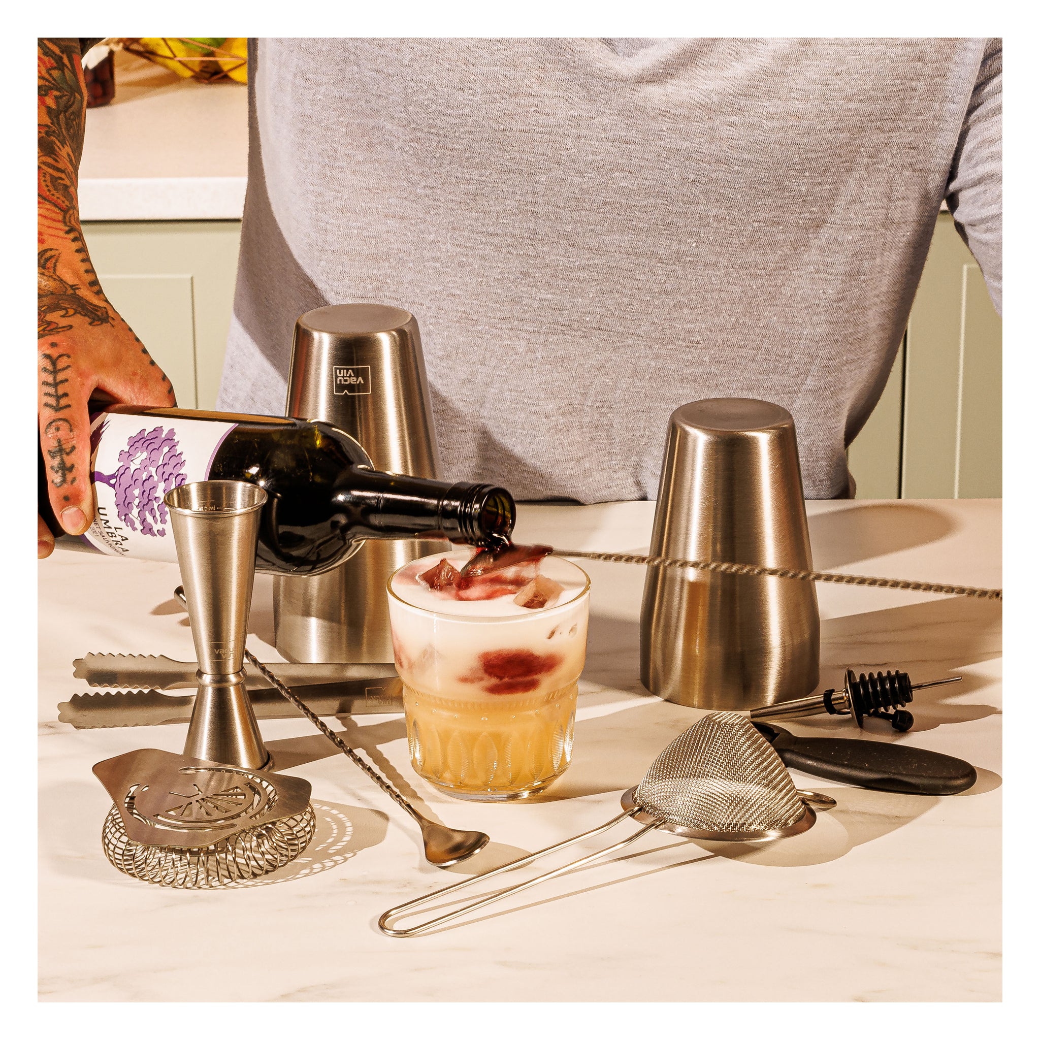 VACU VIN COCKTAIL BAR IN A BOX 14PCS SET