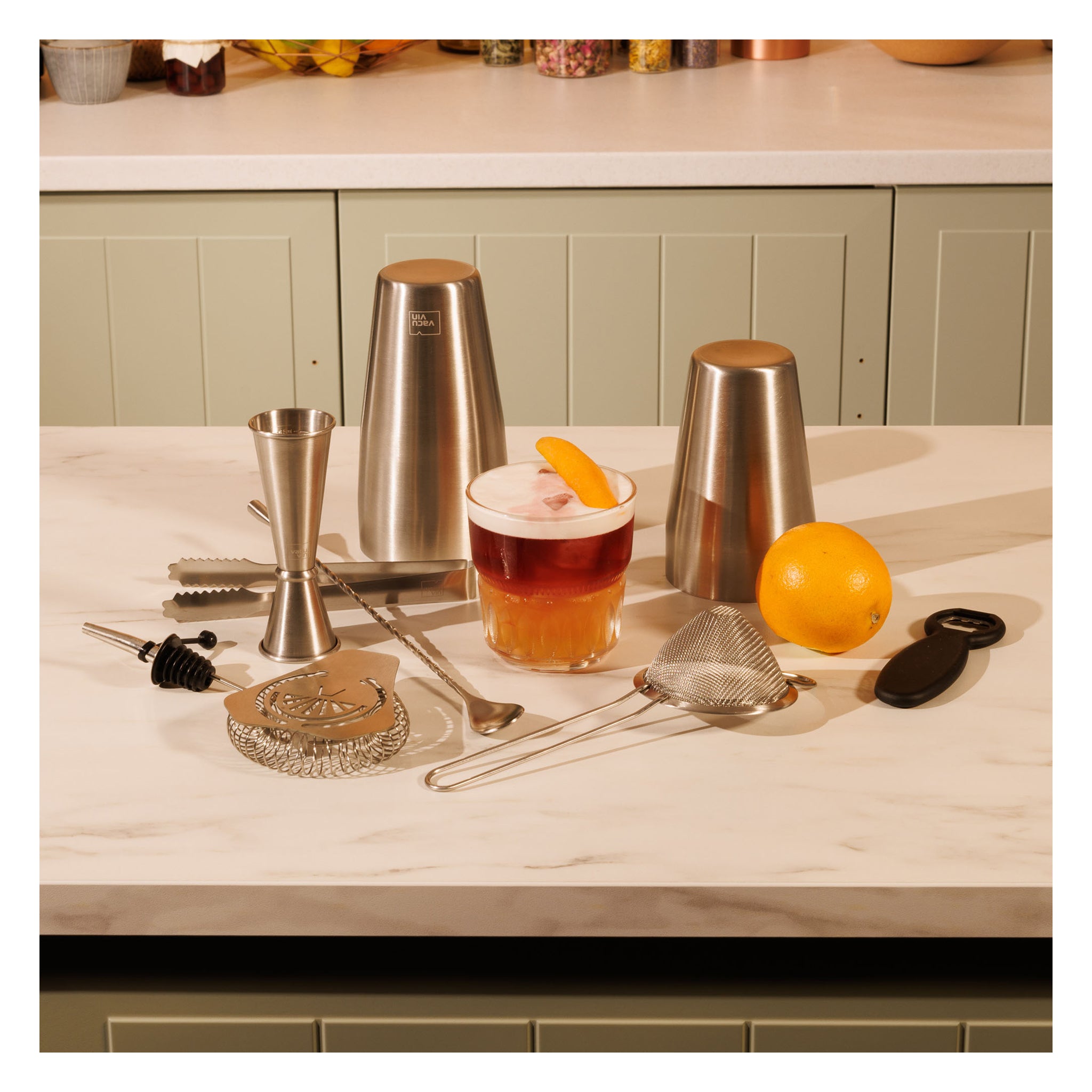 VACU VIN COCKTAIL BAR IN A BOX 14PCS SET