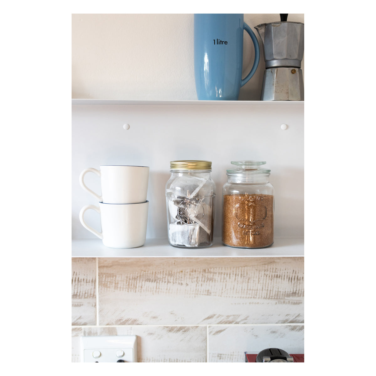 REGENT ROUND CANISTER `QUALITY` EMBOSSED WITH GLASS LID, 1L