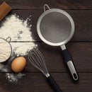 REGENT PREMIUM STRAINER STAINLESS STEEL WITH PP+SS BLACK HANDLE BLACK, 295MM