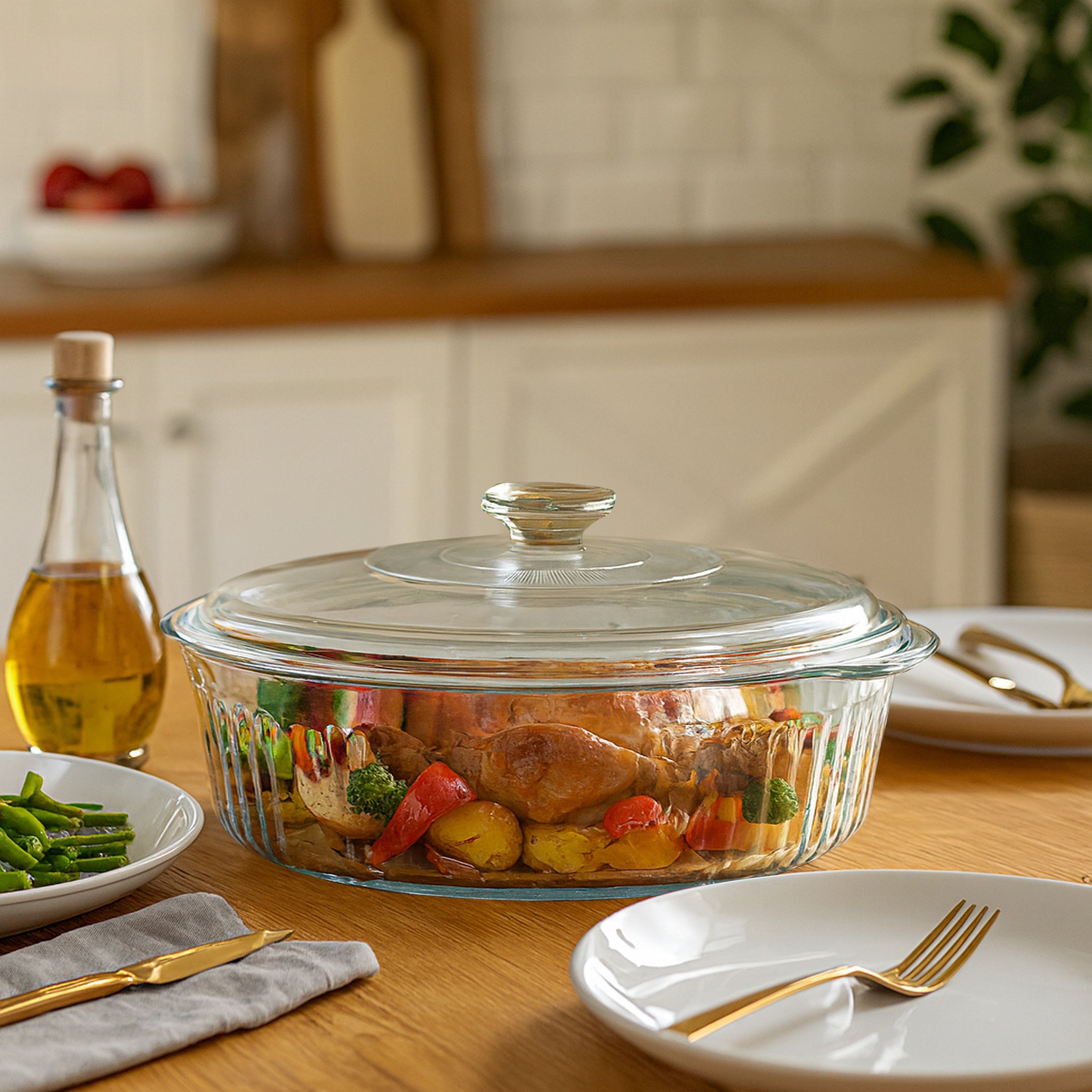 CONSOL TOLEDO OVAL RIBBED GLASS CASSEROLE WITH LID, 2.8L