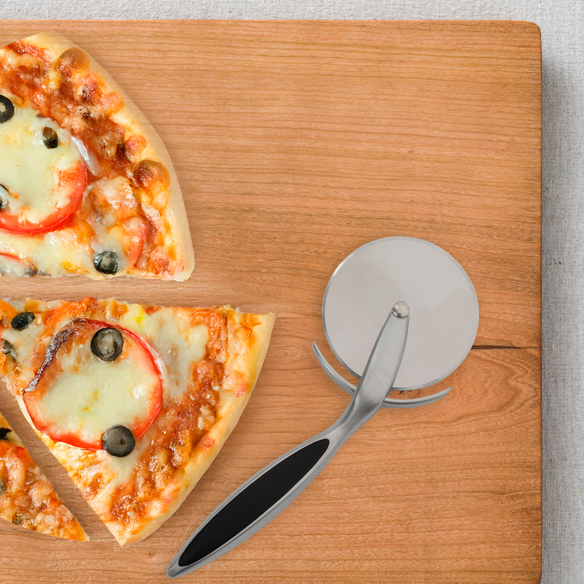 REGENT KITCHEN DELUXE PIZZA CUTTER, 185MM