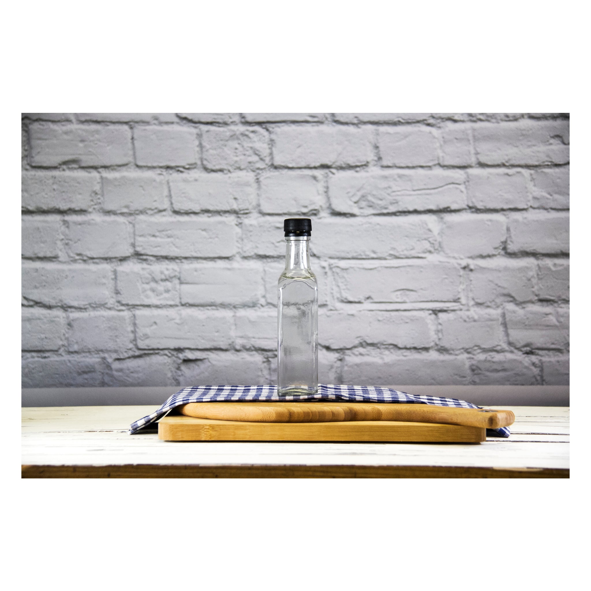CONSOL SQUARE OIL/VINEGAR BOTTLE WITH BLACK LID, 250ML