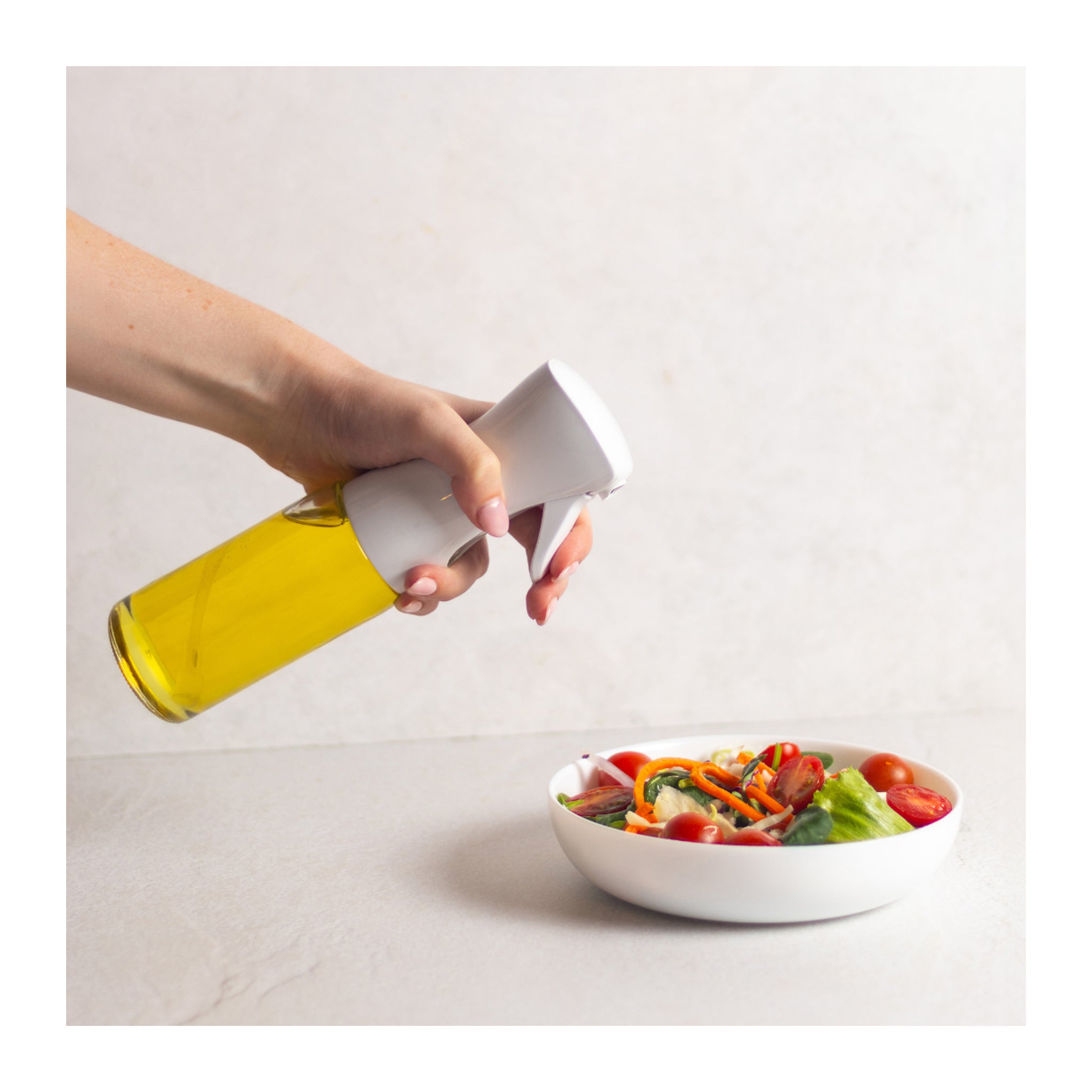 REGENT GLASS OIL SPRAY BOTTLE WITH WHITE PLASTIC SPRAY HEAD, 230ML