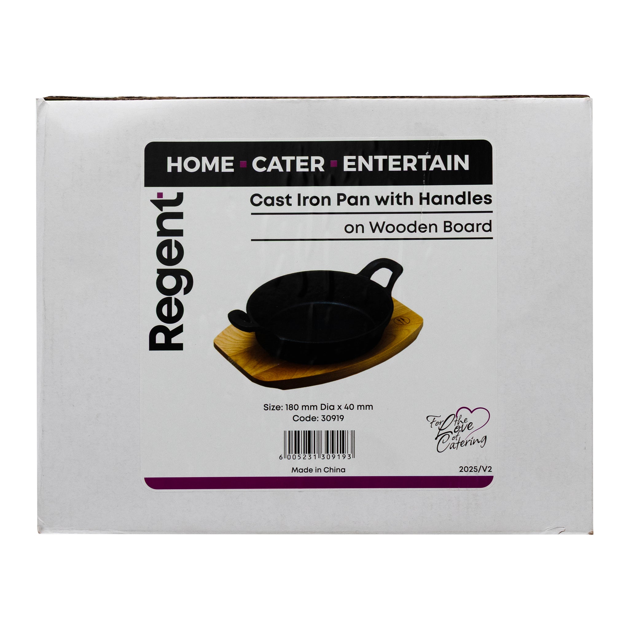 REGENT COOKWARE CAST IRON PAN WITH 2 HANDLES ON A WOODEN BOARD, 180MM DIAX245MM
