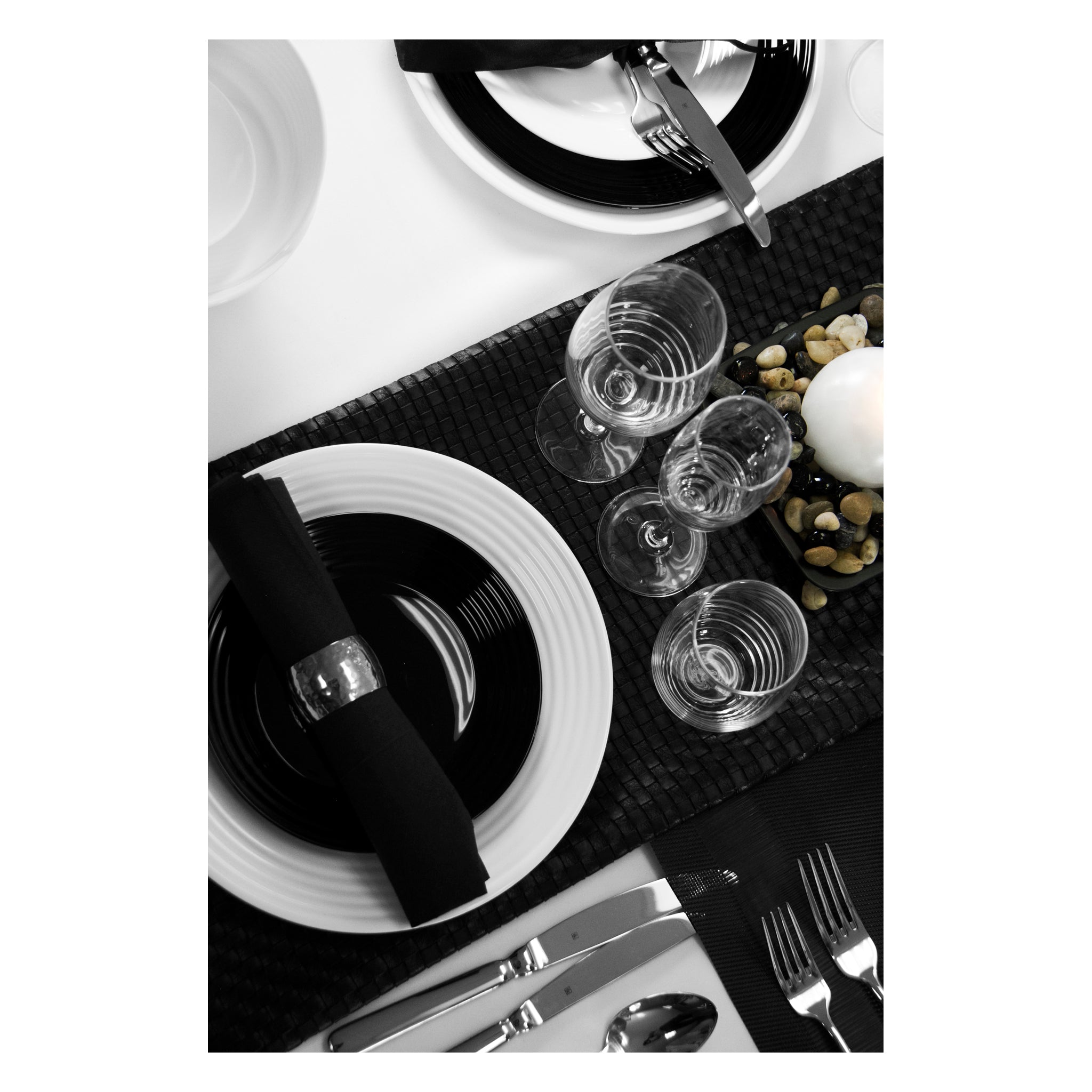 LUMINARC HARENA BLACK OPAL TEMPERED GLASS SIDE PLATE, 190MM DIA