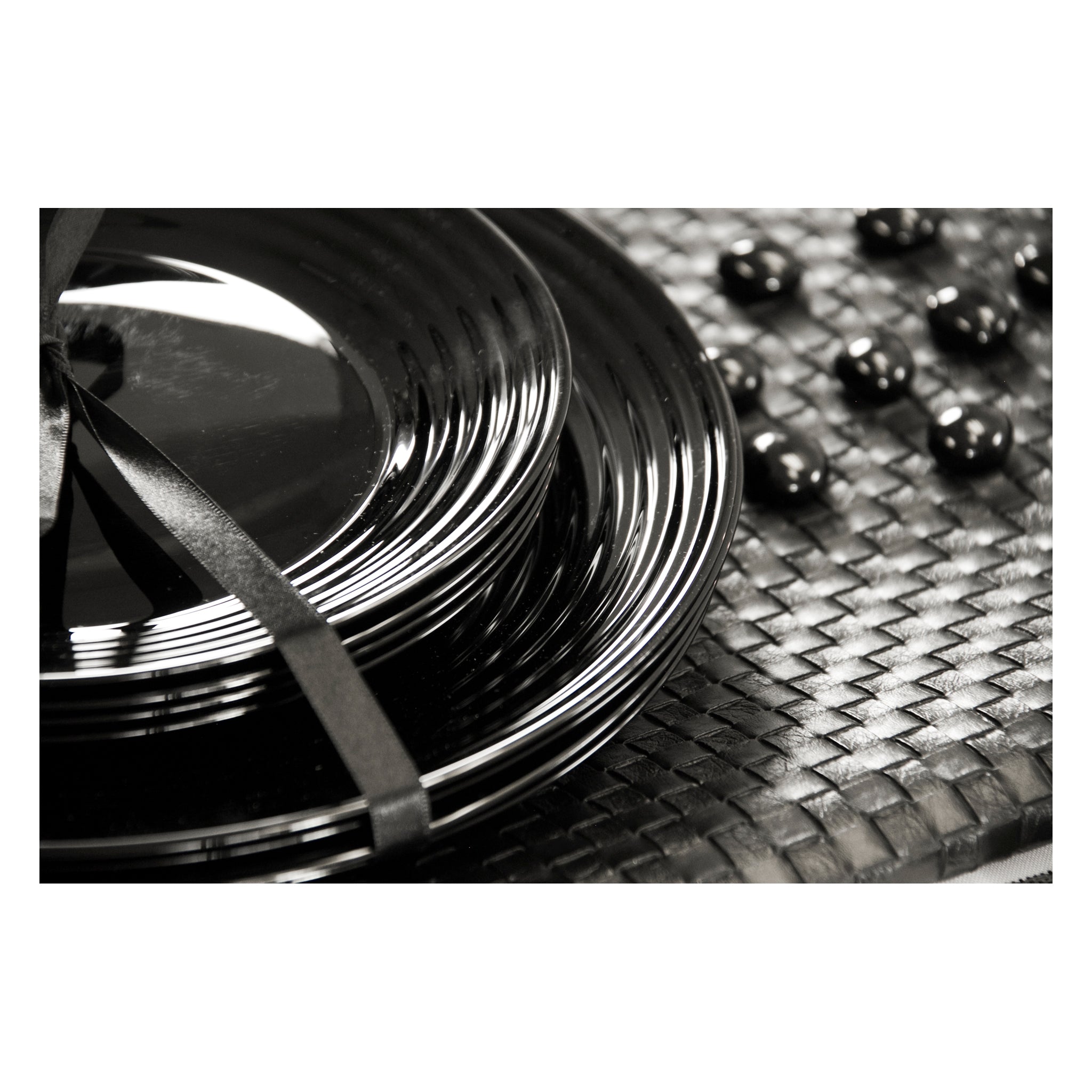 LUMINARC HARENA BLACK OPAL TEMPERED GLASS SIDE PLATE, 190MM DIA