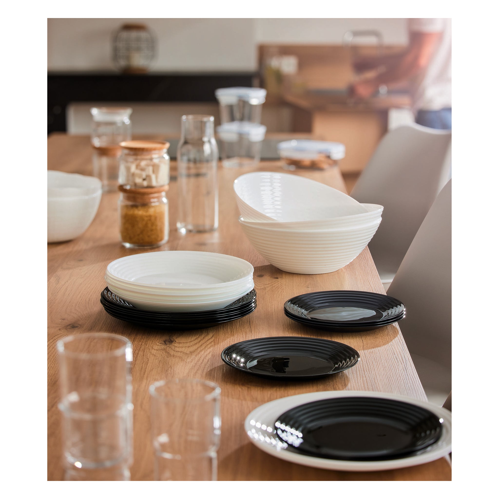 LUMINARC HARENA BLACK OPAL TEMPERED GLASS SIDE PLATE, 190MM DIA